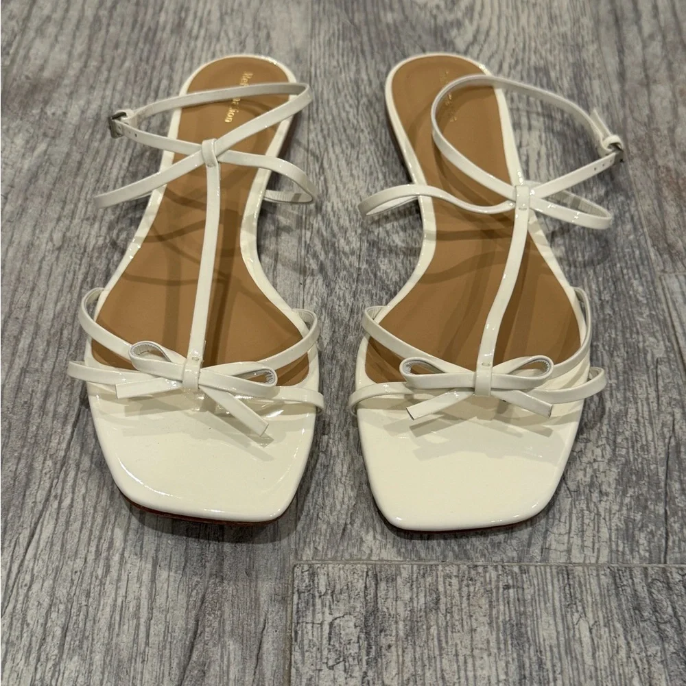 NEW Reformation white patent leather Maya bow sandals